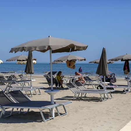 Hotel Commodore Cervia Eksteriør billede